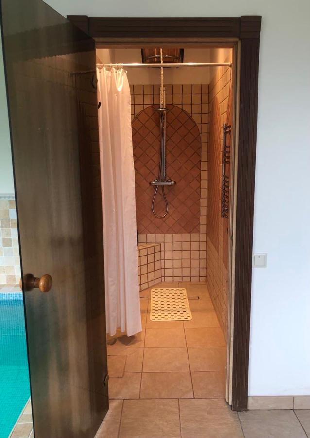 Guests House With Amazing Pool And Sauna Babīte 外观 照片