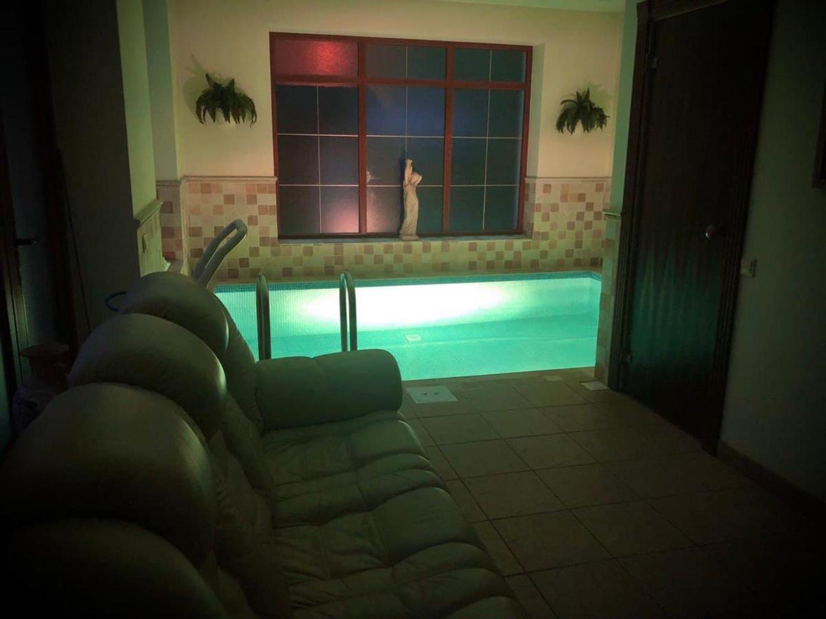 Guests House With Amazing Pool And Sauna Babīte 外观 照片