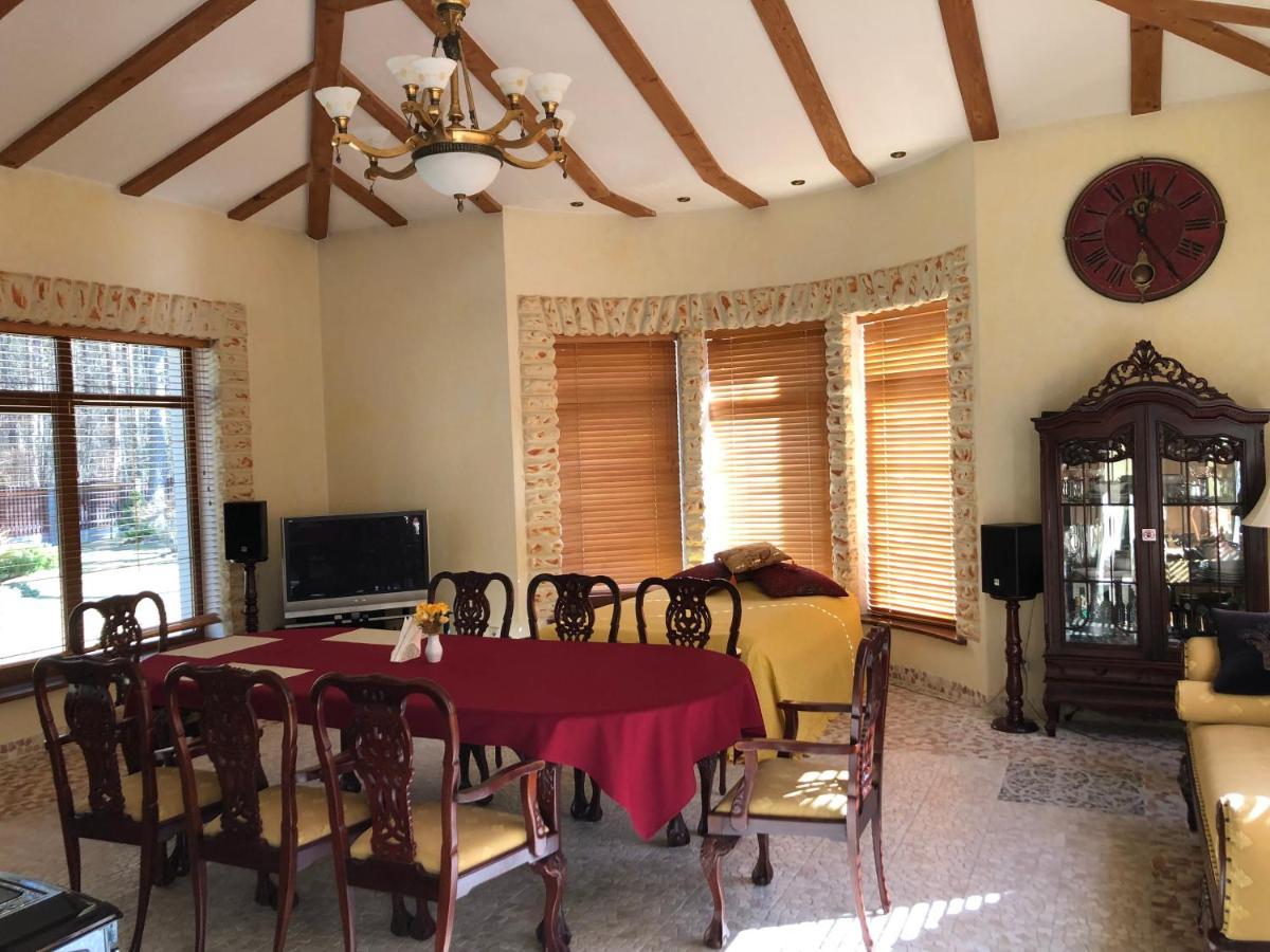 Guests House With Amazing Pool And Sauna Babīte 外观 照片