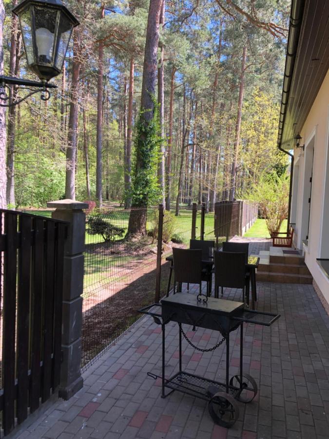 Guests House With Amazing Pool And Sauna Babīte 外观 照片