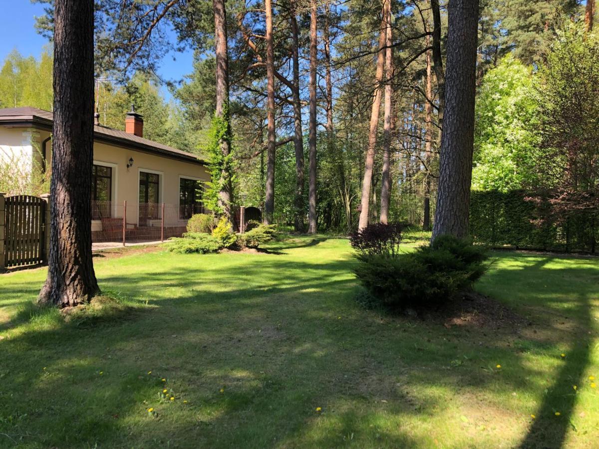 Guests House With Amazing Pool And Sauna Babīte 外观 照片