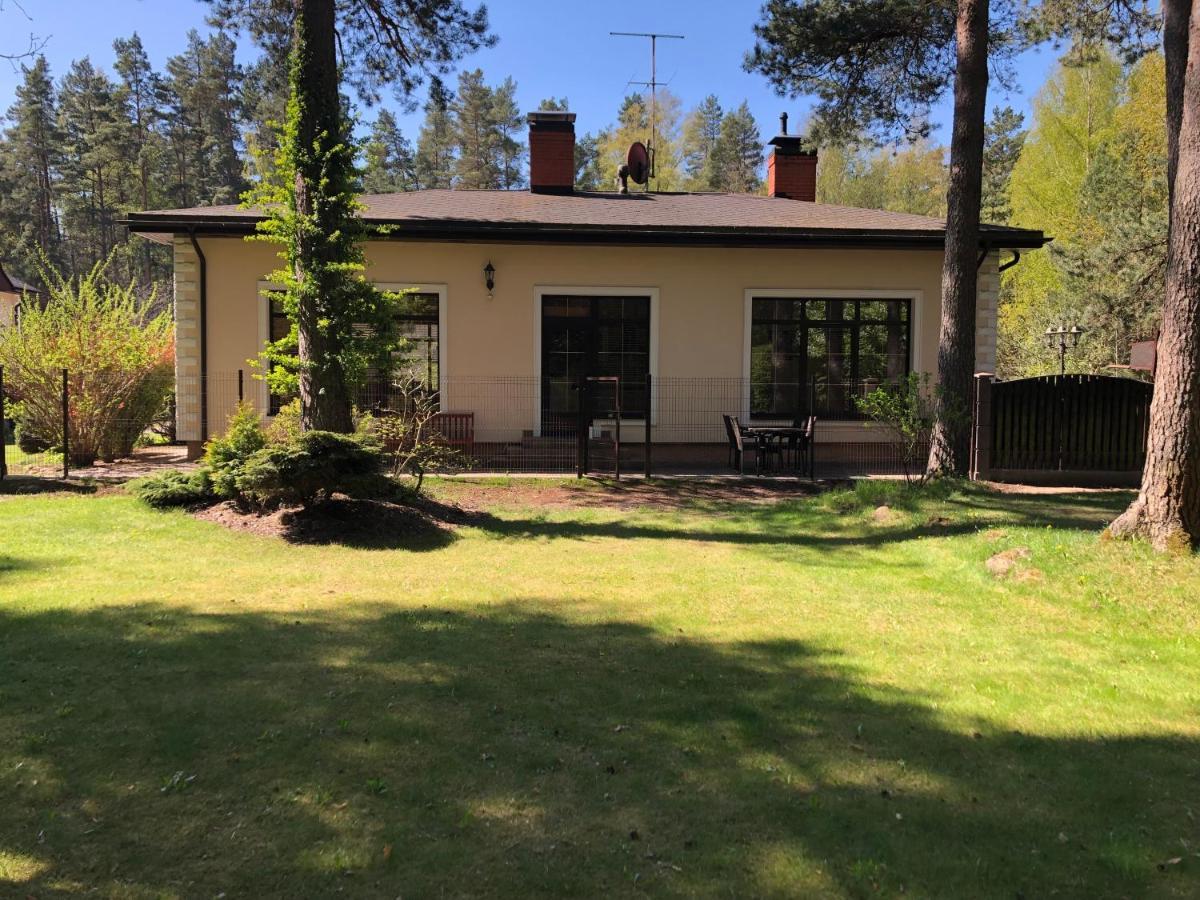 Guests House With Amazing Pool And Sauna Babīte 外观 照片