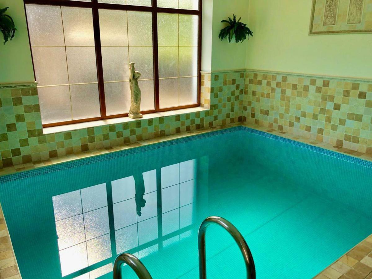 Guests House With Amazing Pool And Sauna Babīte 外观 照片